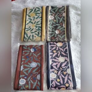 Wrap your handbag or your hair With this 4pcs Classic Leaf Pattern Long Twillies